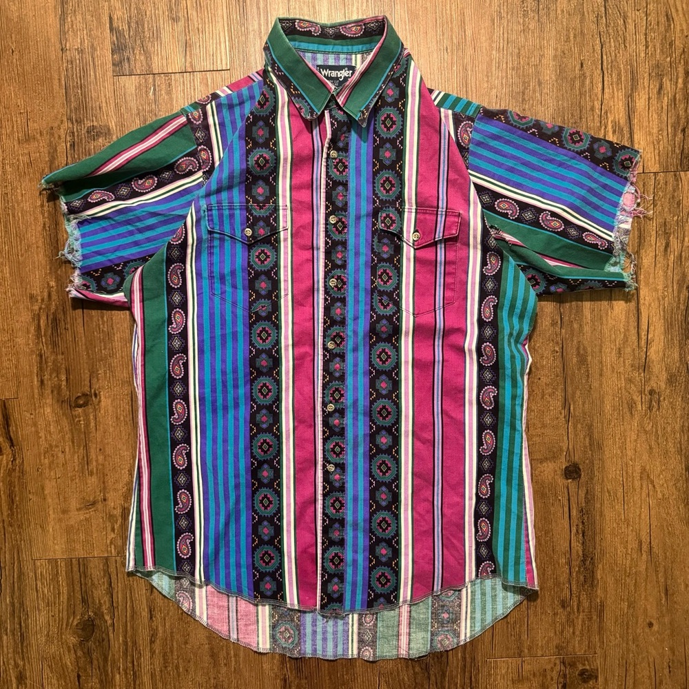 Wrangler 90s multicolored AZTEC short sleeve button up shirt